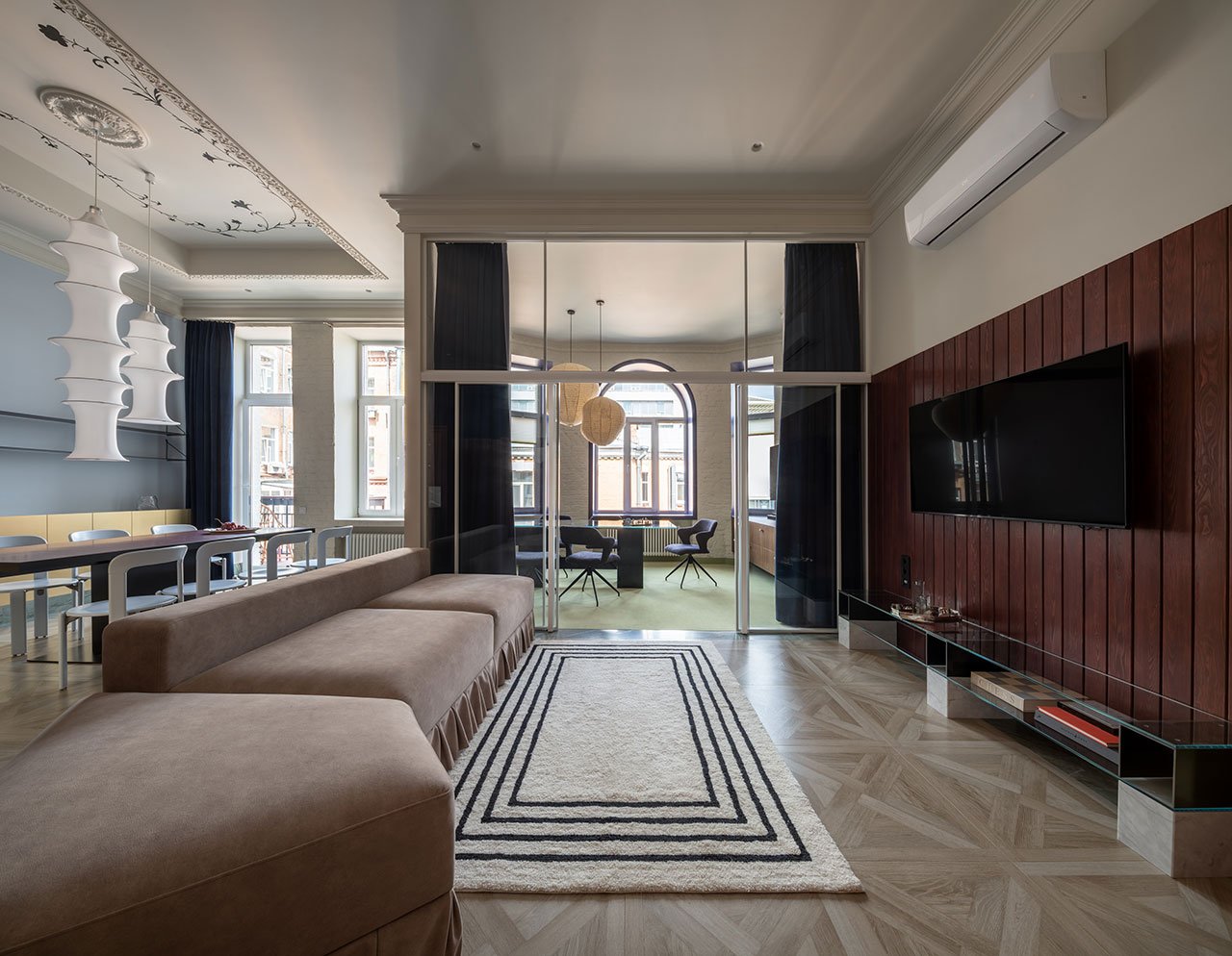 Ev Konforunda Ofis: Kiev’deki Mislad, Üretkenliği Sanatla Buluşturuyor