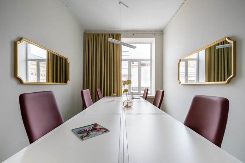 Ev Konforunda Ofis: Kiev’deki Mislad, Üretkenliği Sanatla Buluşturuyor