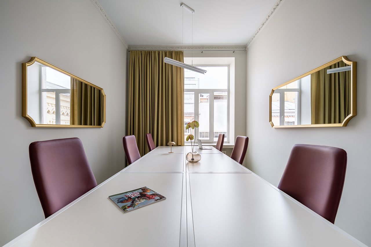 Ev Konforunda Ofis: Kiev’deki Mislad, Üretkenliği Sanatla Buluşturuyor