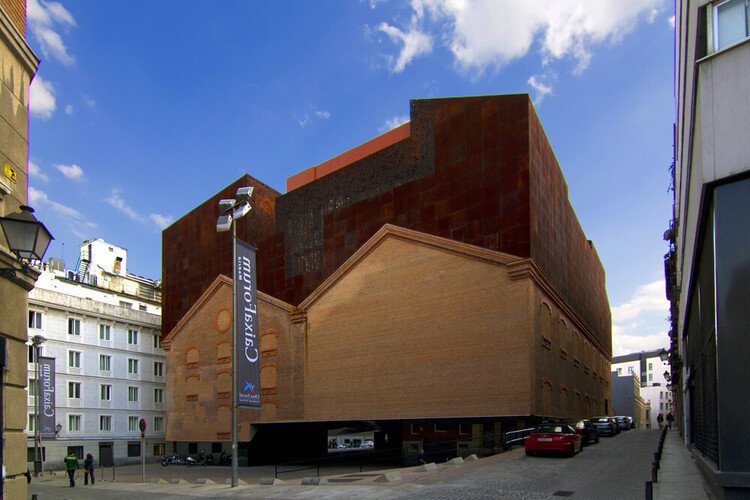 Fabrikalardan Geleceğe: Endüstriyel Mirasın Adaptif Dönüşümü