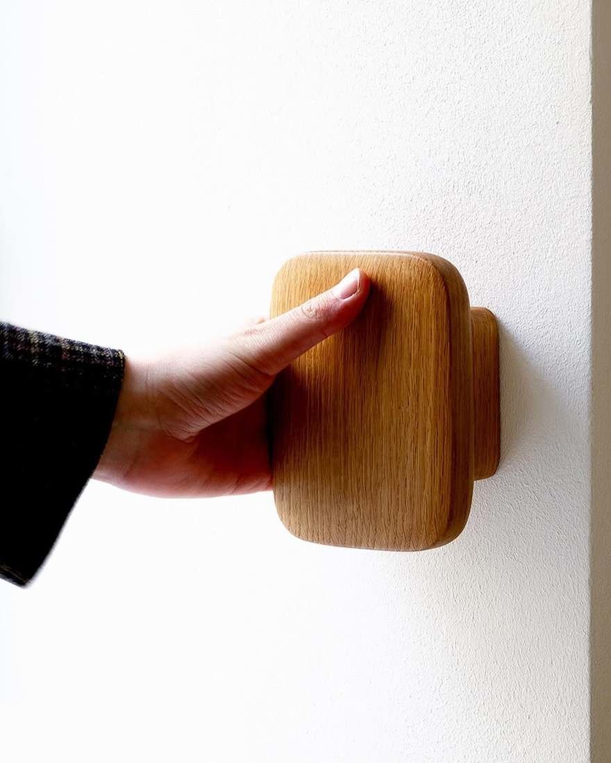 Keiji Takeuchi ve Aru'dan Estetik ve Sürdürülebilir Ahşap Kapı Kolları