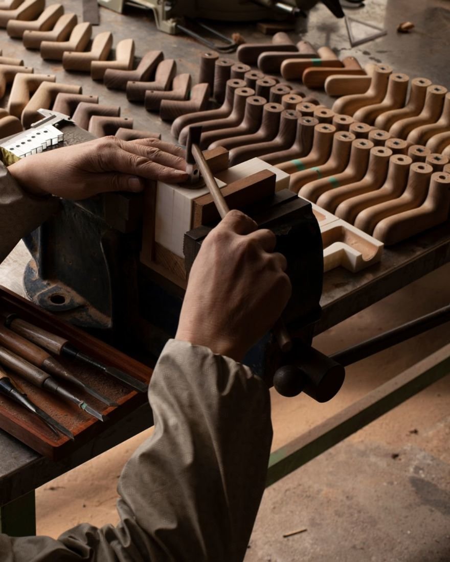 Keiji Takeuchi ve Aru'dan Estetik ve Sürdürülebilir Ahşap Kapı Kolları