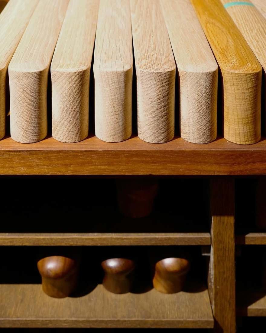 Keiji Takeuchi ve Aru'dan Estetik ve Sürdürülebilir Ahşap Kapı Kolları