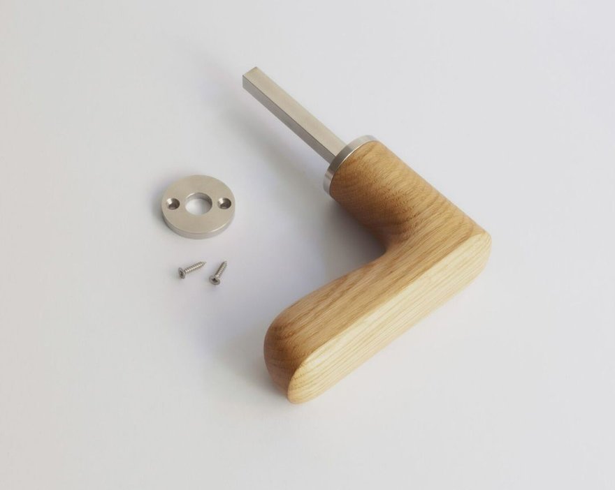 Keiji Takeuchi ve Aru'dan Estetik ve Sürdürülebilir Ahşap Kapı Kolları