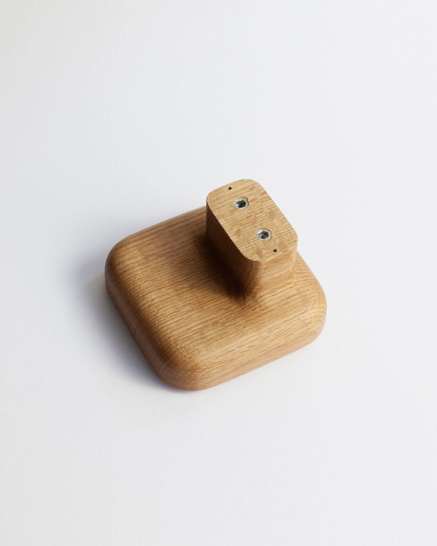 Keiji Takeuchi ve Aru'dan Estetik ve Sürdürülebilir Ahşap Kapı Kolları