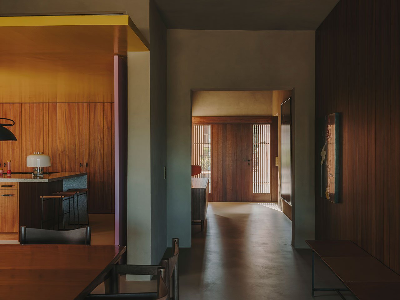 Mallorca'da Zamansız Bir Dönüşüm: Holzrausch'tan Üç Kültürlü Villa