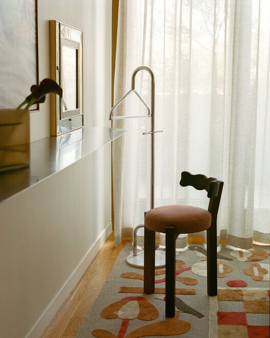 Duygu ve Kültürün Dansı: Bükreş'te Bir Ev Hikayesi