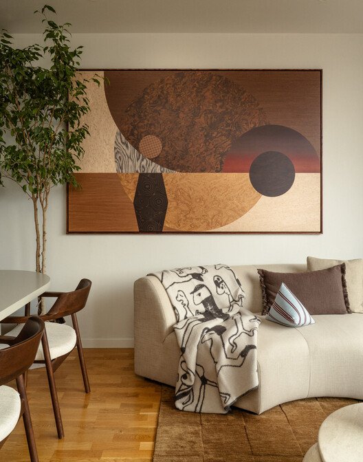 Duygu ve Kültürün Dansı: Bükreş'te Bir Ev Hikayesi