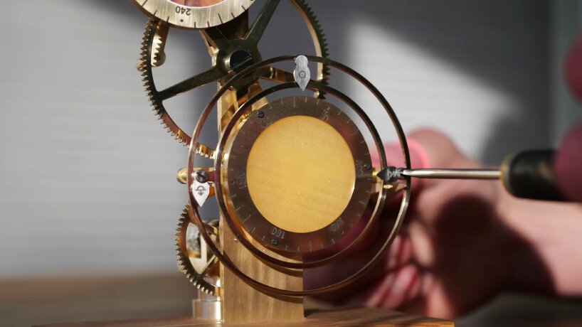 Gezegenler Arası Mekanik Saat: Uzayda Zamanı Keşfedin