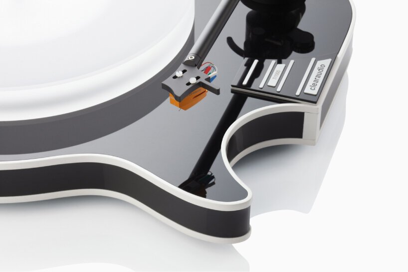 Gitar Şeklinde Pikap: Clearaudio'dan Al Di Meola'ya Saygı Duruşu