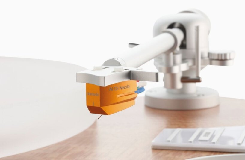 Gitar Şeklinde Pikap: Clearaudio'dan Al Di Meola'ya Saygı Duruşu