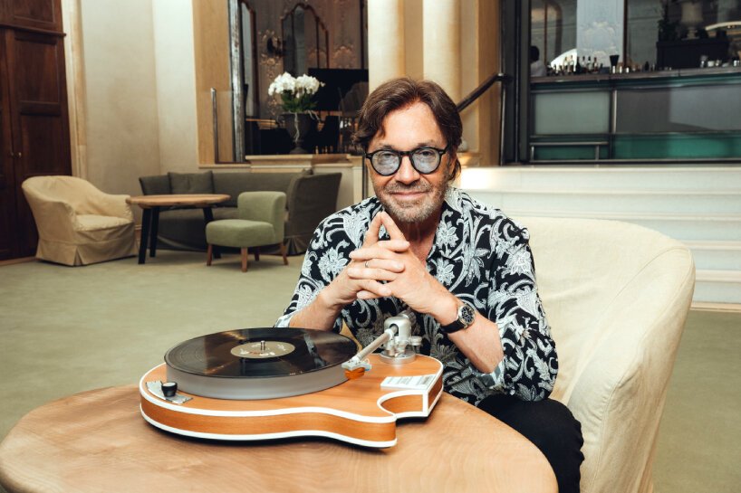 Gitar Şeklinde Pikap: Clearaudio'dan Al Di Meola'ya Saygı Duruşu