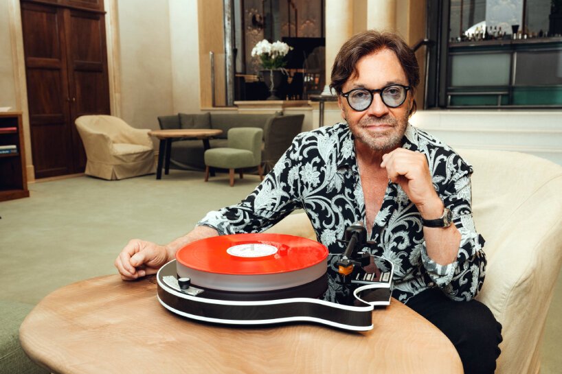 Gitar Şeklinde Pikap: Clearaudio'dan Al Di Meola'ya Saygı Duruşu