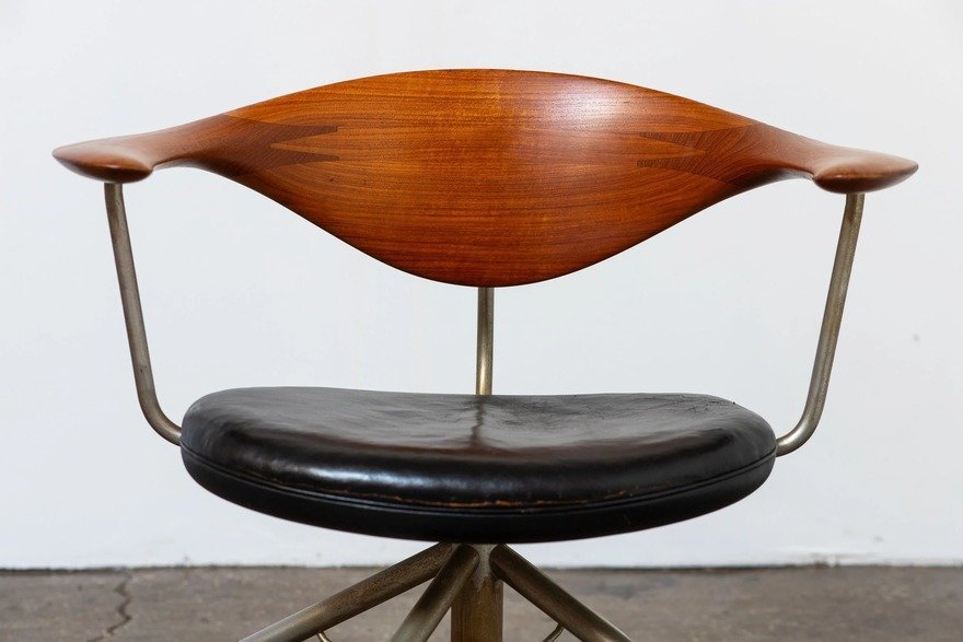Hans Wegner'in Ergonomiye Yön Veren Nadir Döner Sandalyesi