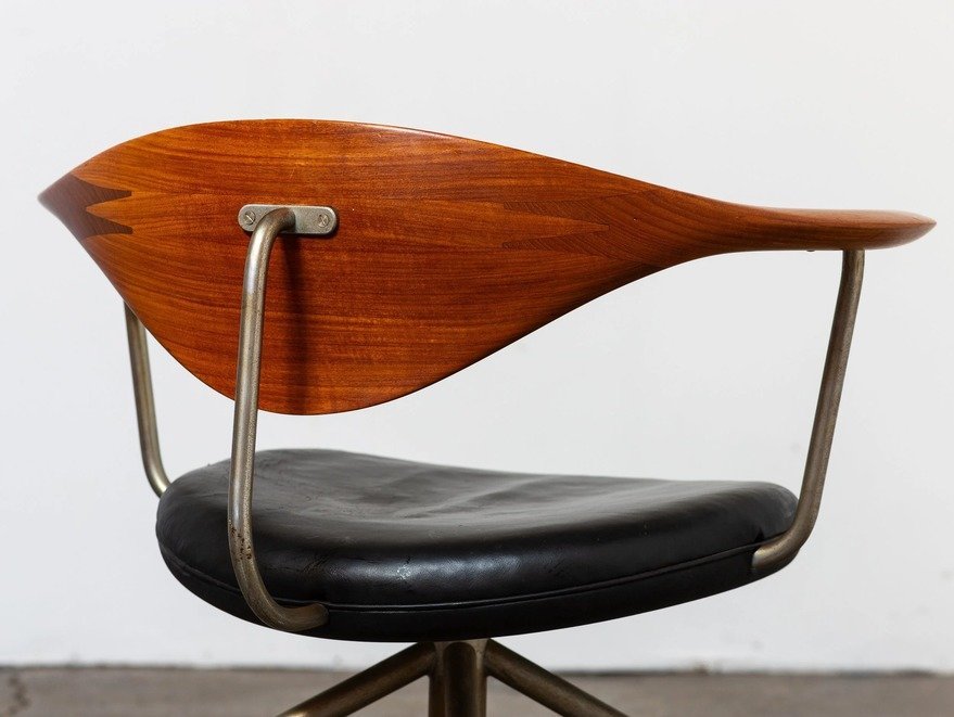 Hans Wegner'in Ergonomiye Yön Veren Nadir Döner Sandalyesi