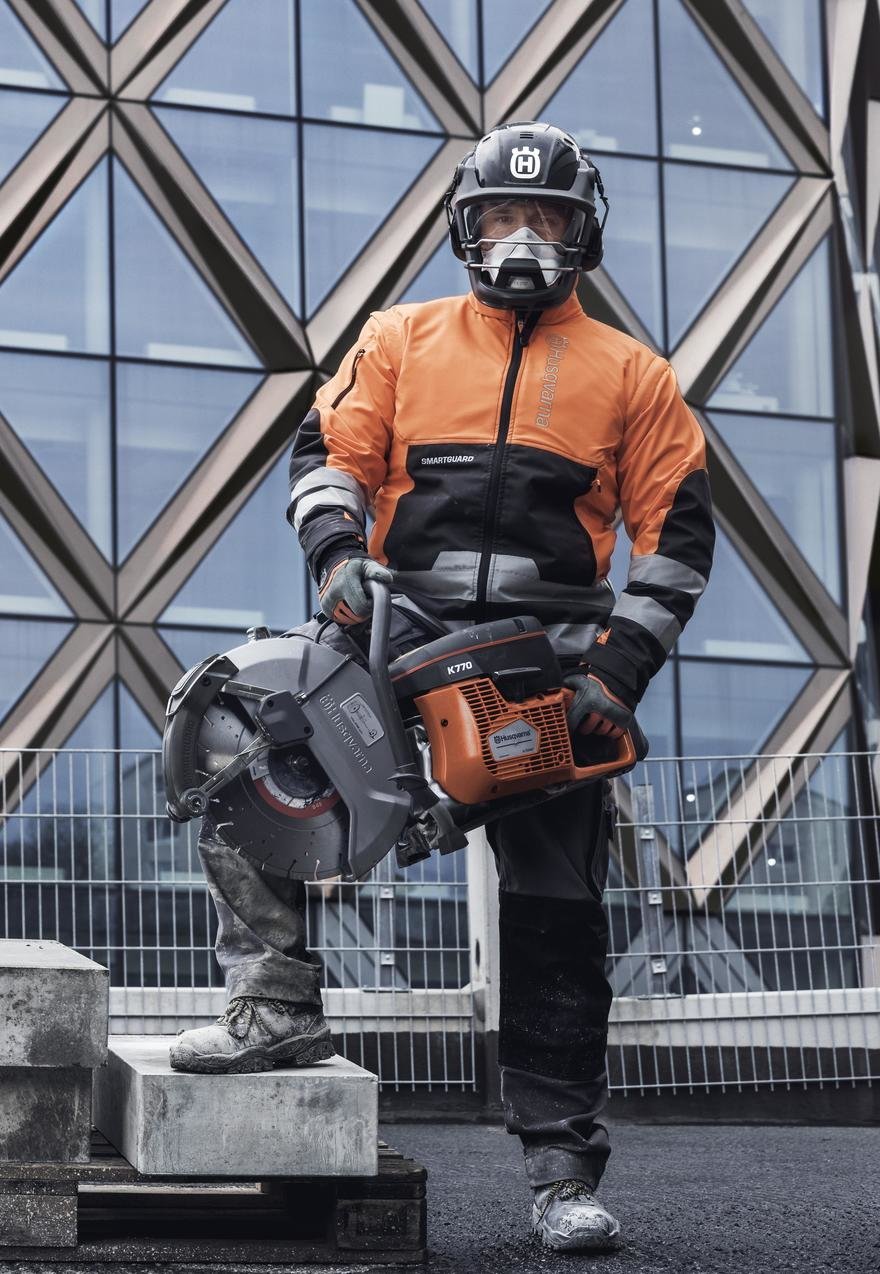 Husqvarna SmartGuard: İnşaat İşçileri İçin Akıllı Kask Devrimi