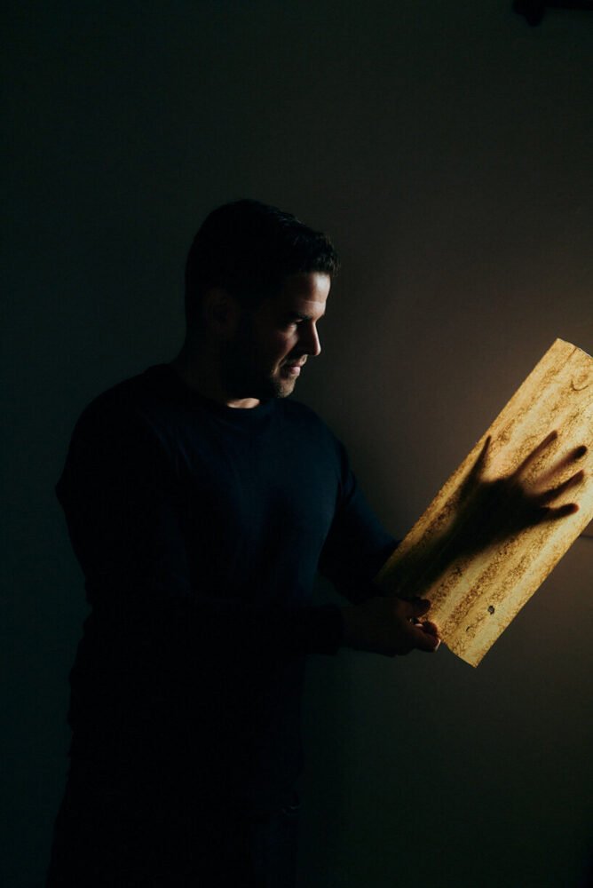 Königswinter Işık Heykeli: 50 Yıllık Fiberglasın Büyüleyici Dönüşümü