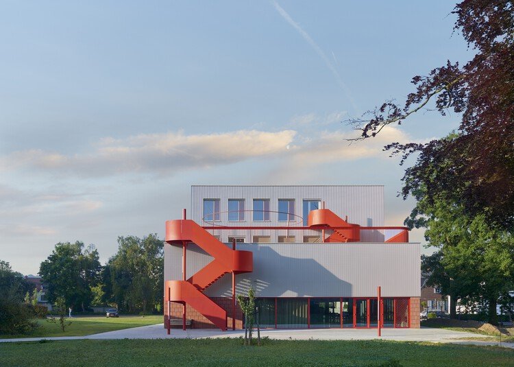 Vertou'da Yenilikçi Eğitim Mimarisi: Simone Veil Okul Kompleksi