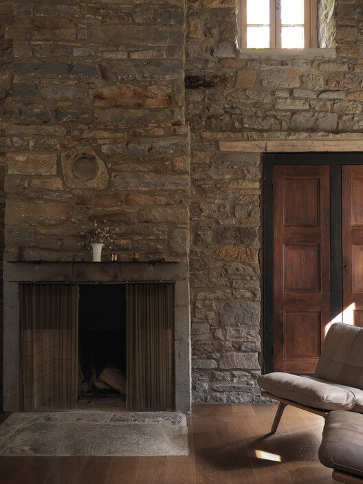 Maison Aubé: YH2 Mimarisiyle Tarihi Bir Evin Yeniden Doğuşu