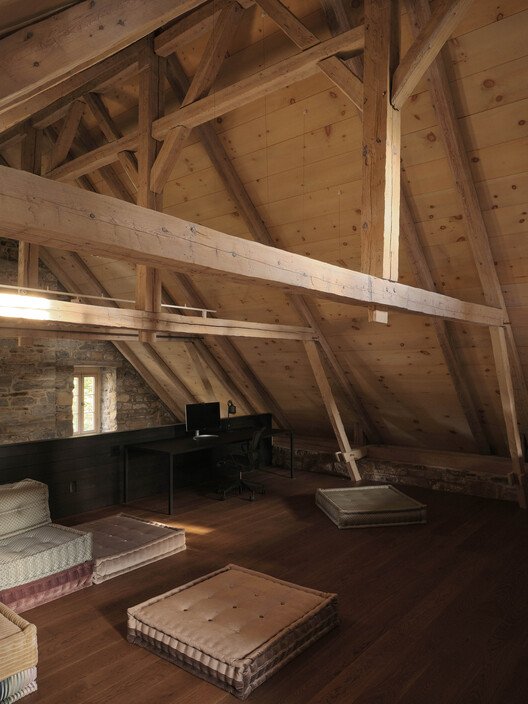 Maison Aubé: YH2 Mimarisiyle Tarihi Bir Evin Yeniden Doğuşu