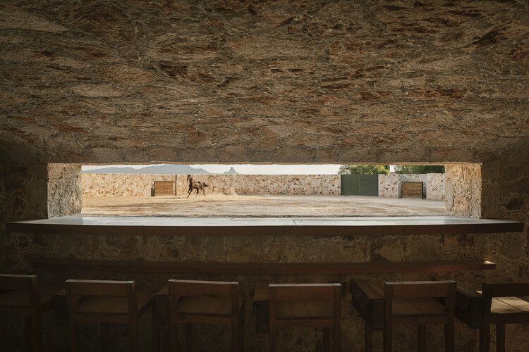 Meksika Mimarisi: Atların Şekillendirdiği Anıtsal Mekanlar ve Ölçekler