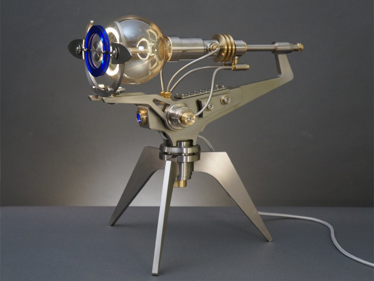 ML15 Helios: 9 KG’lık El Yapımı Sanat Lambası Sadece 15 Adet Üretildi