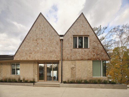 Nesiller Boyu Sürecek Bir Miras: Georgian Bay Sahil Evi &Pierre Tasarımı