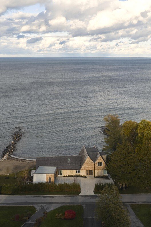 Nesiller Boyu Sürecek Bir Miras: Georgian Bay Sahil Evi &Pierre Tasarımı