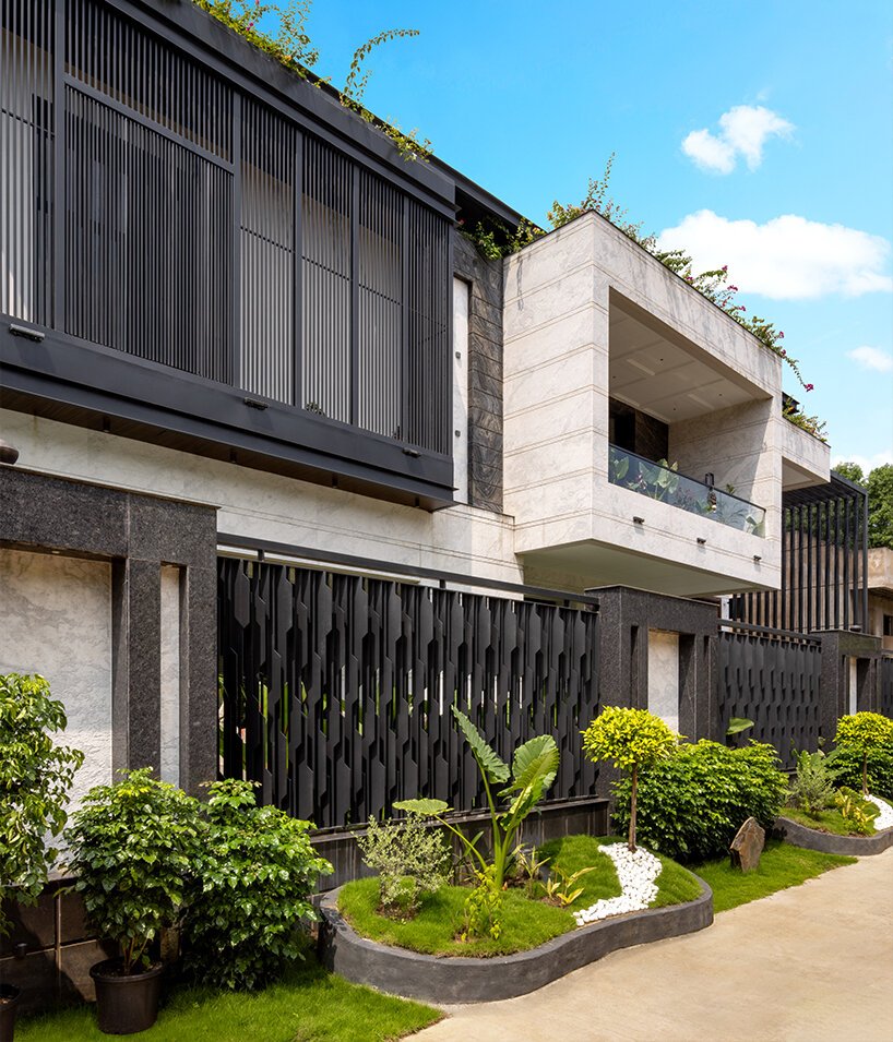 Prabh-te-Ras: Mermer, Mural ve Modernliğin Uyumlu Dansı