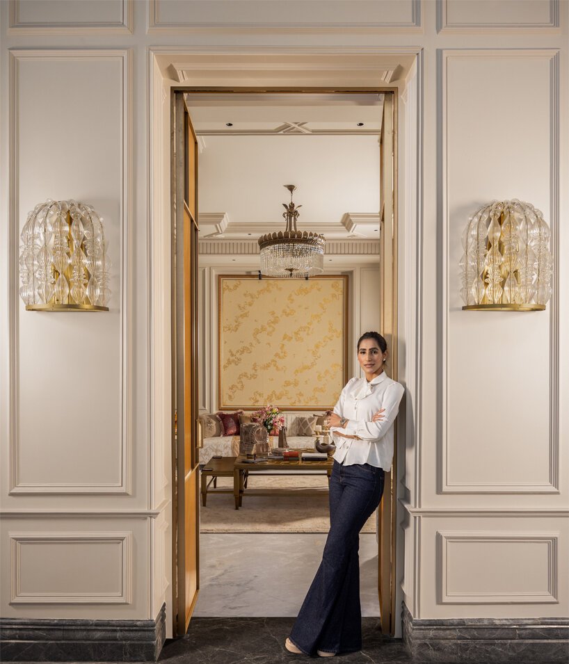 Prabh-te-Ras: Mermer, Mural ve Modernliğin Uyumlu Dansı