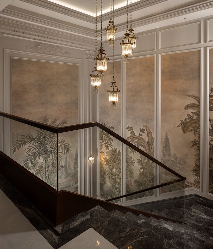 Prabh-te-Ras: Mermer, Mural ve Modernliğin Uyumlu Dansı