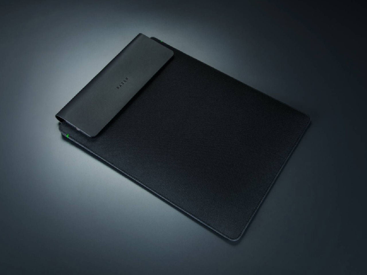 Razer Laptop Kılıfı 16: Çift Kablosuz Şarjla Taşınabilir Gücü Yeniden Tanımlıyor