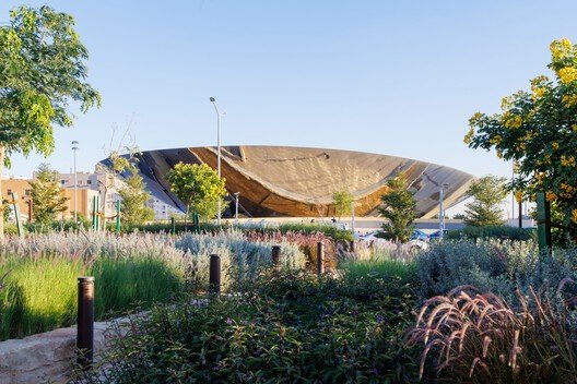 Snøhetta'dan Riyad'a Yansıyan Bir Mimari Harika: Qasr AlHokm Metro İstasyonu