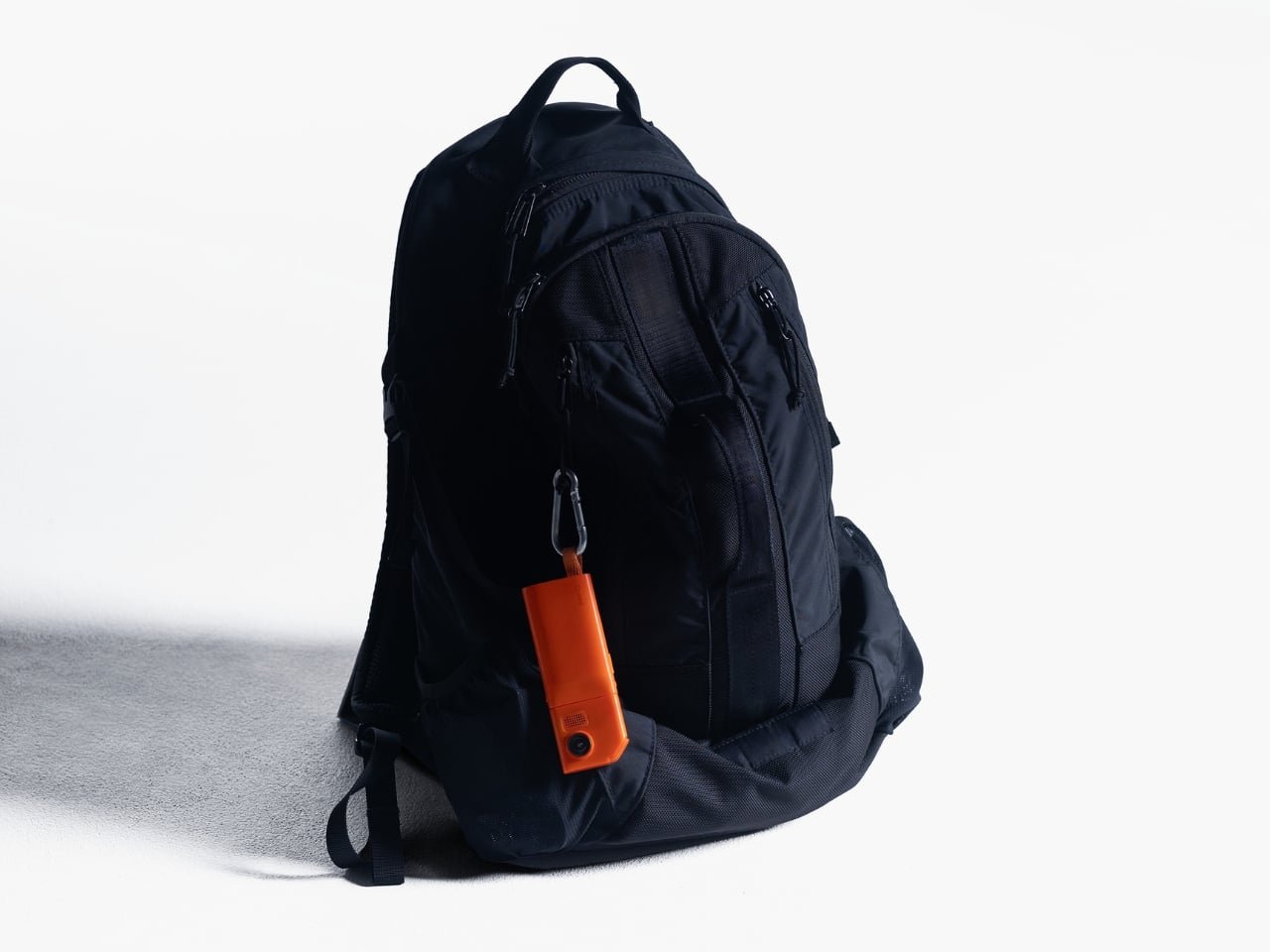 Uçuş Tutkunlarının Vazgeçilmezi: 8 Akıllı Seyahat Gadget'ı