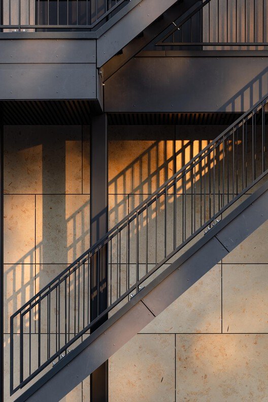 Valckensteyn: Rotterdam'ın İlk Ahşap Konutu, Sürdürülebilir Bir Vizyon