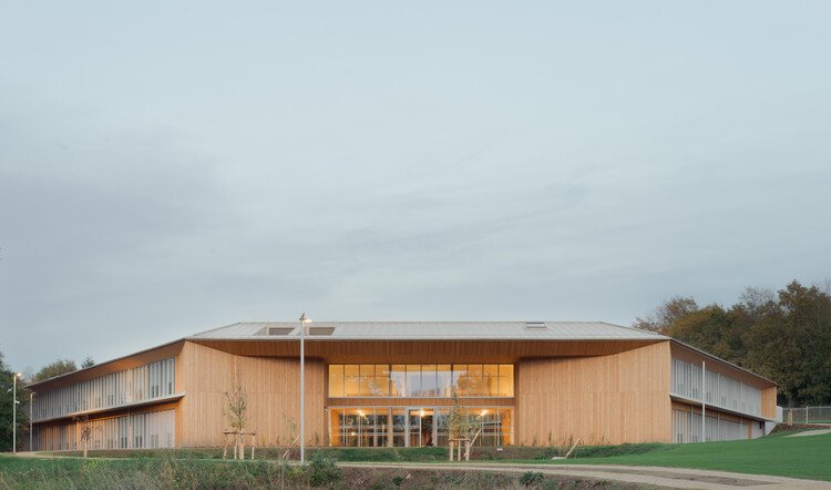 Vertou'da Yenilikçi Eğitim Mimarisi: Simone Veil Okul Kompleksi