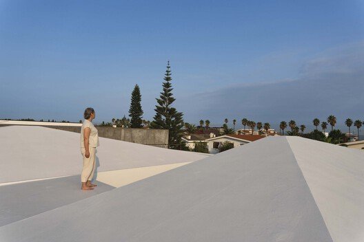 Villa 1028: Doğa, İnsan ve Yapının Sınır Tanımayan Buluşması