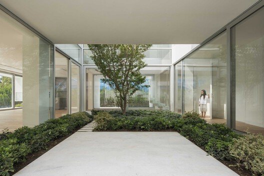 Villa 1028: Doğa, İnsan ve Yapının Sınır Tanımayan Buluşması