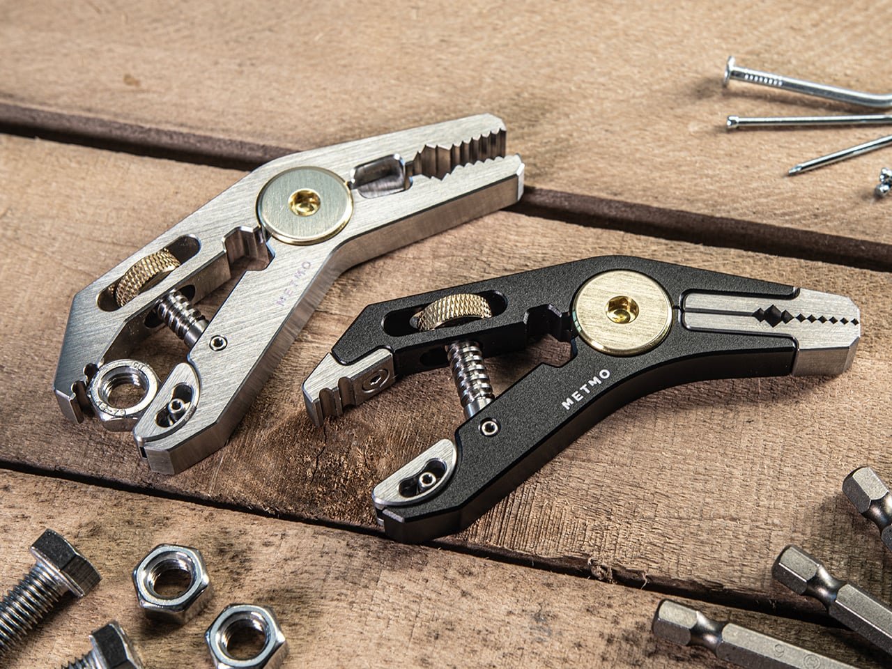 AI Destekli Masaüstü Terminal: Ekran, Düğme, Sesli Akıllı Kontrol