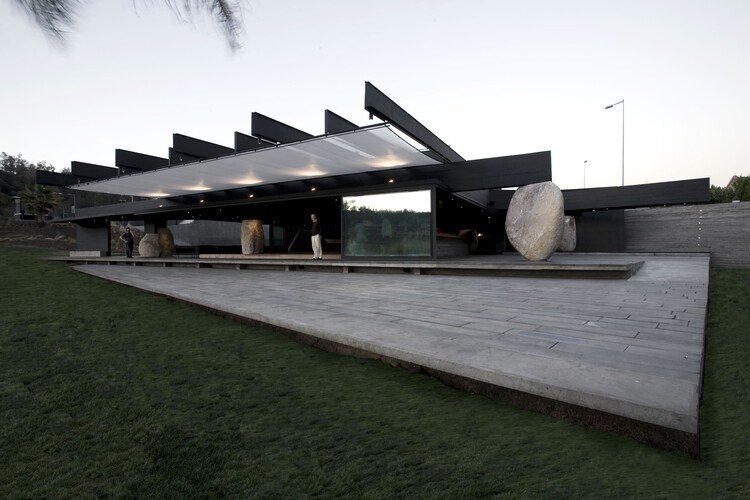 Pritzker 2026: Smiljan Radić Clarke'ın Şili'den Yükselen Kırılgan Mimarisi