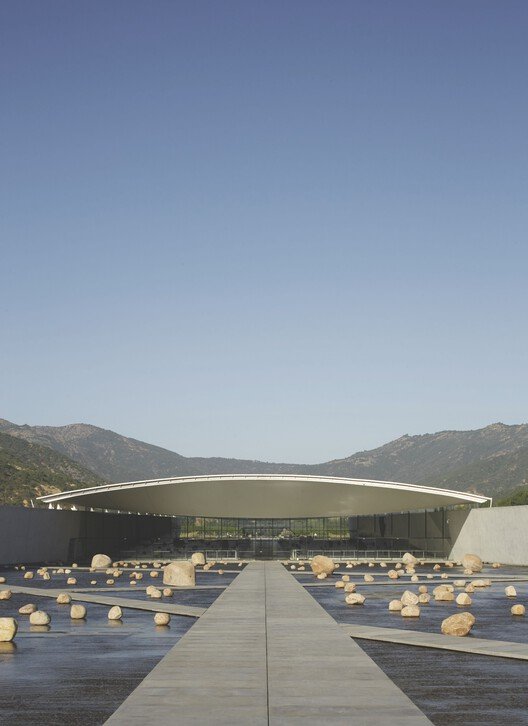 Pritzker 2026: Smiljan Radić Clarke'ın Şili'den Yükselen Kırılgan Mimarisi