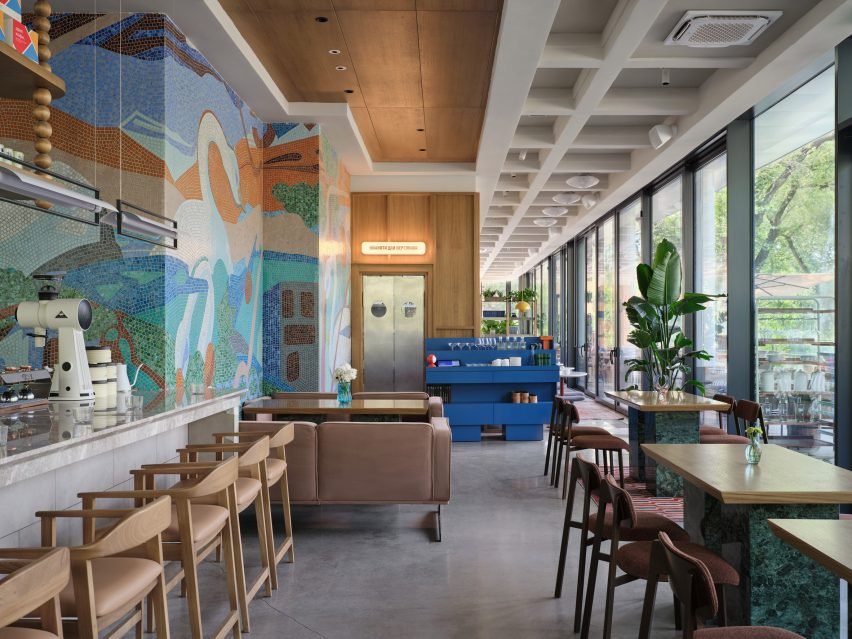 Almatı'da Sovyet Ruhu: Tarihi Aqqu Cafe Modern Tasarımla Buluşuyor