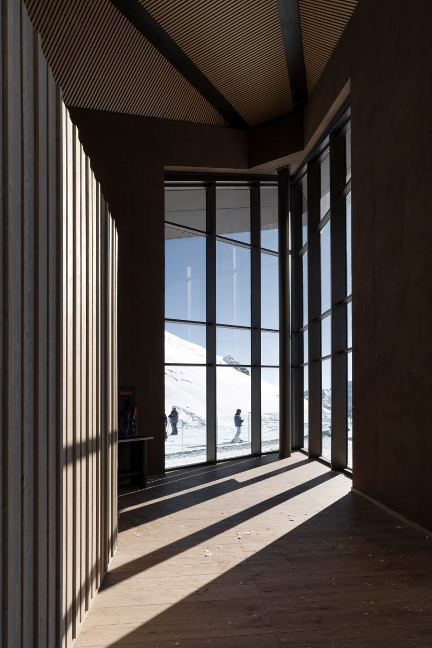 Alplerin Zirvesinde Karlı Bir Mimari Şaheser: Stella di Pila