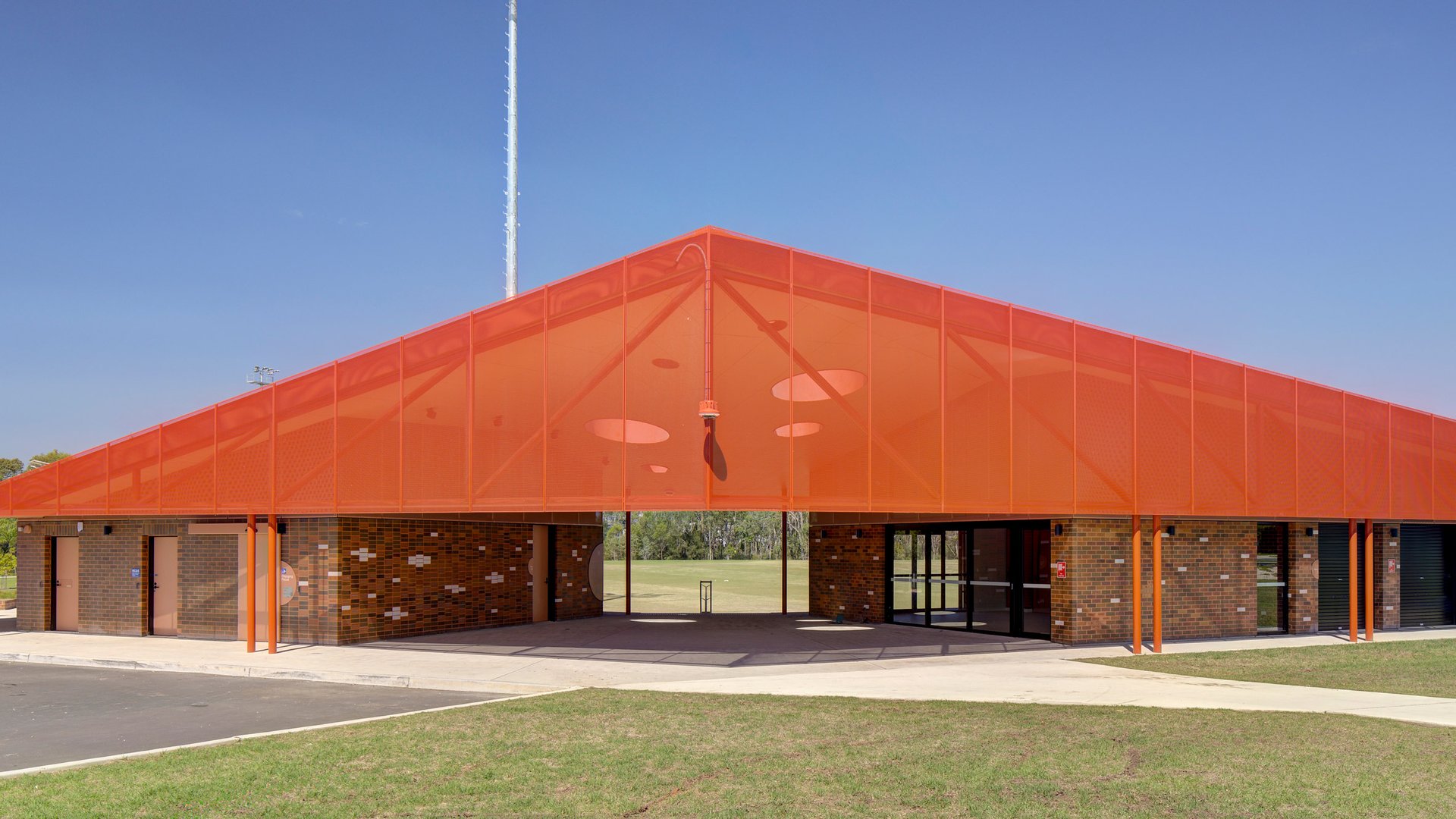 Antik Fırınların İzinde: Willowdale Spor Pavyonu&rsquo;nun Kırmızı Mirası