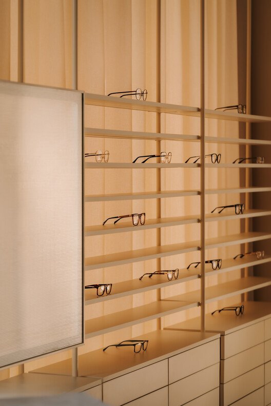 Auga Optik: Gözün Bilimiyle Şekillenen Bir Mekansal Deneyim