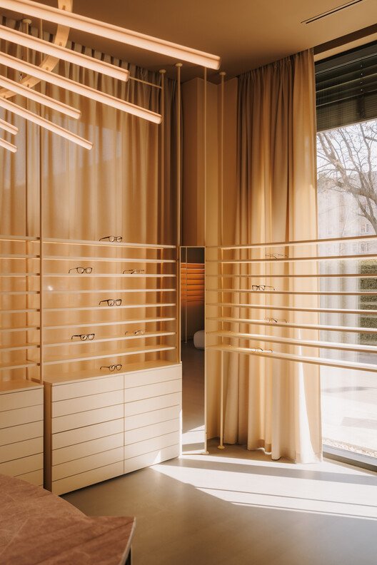 Auga Optik: Gözün Bilimiyle Şekillenen Bir Mekansal Deneyim