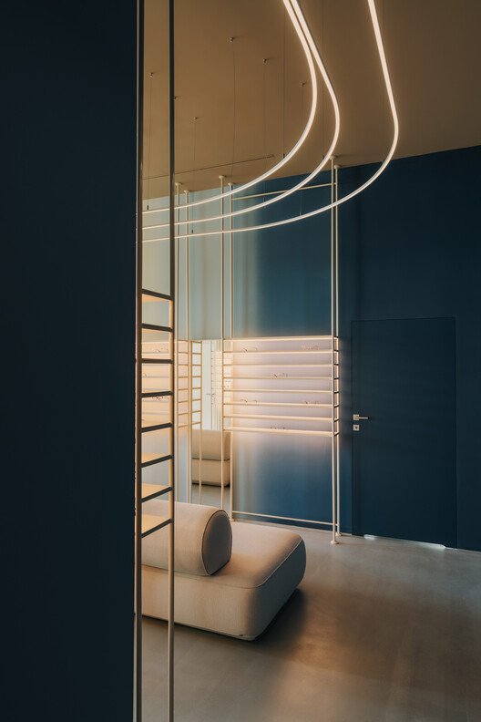 Auga Optik: Gözün Bilimiyle Şekillenen Bir Mekansal Deneyim