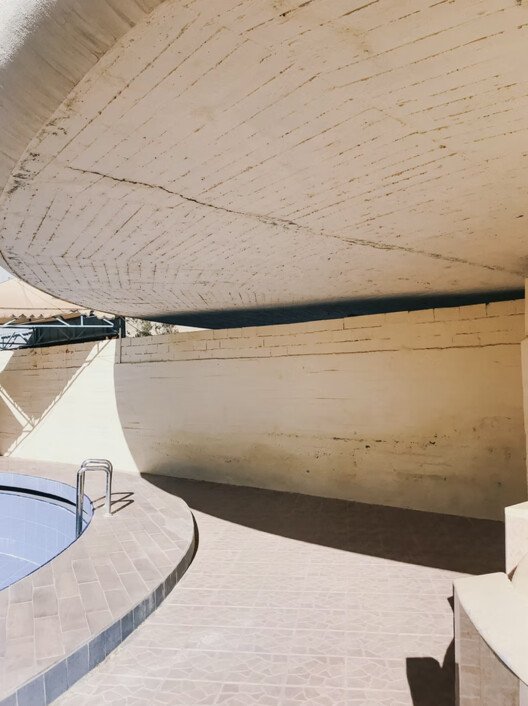 Aziza Chaouni: Mimarlığın Görünenin Ötesindeki Sistemleri