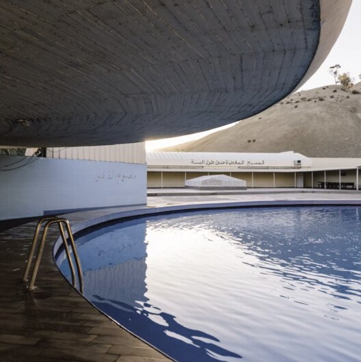 Aziza Chaouni: Mimarlığın Görünenin Ötesindeki Sistemleri