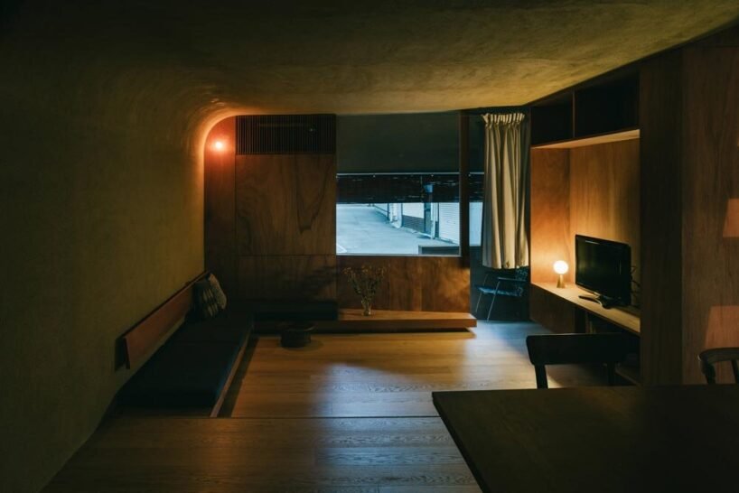 Beton ve Ahşap Konuşuyor: Osaka'da Kentsel Yaşamın Yeniden Tanımı